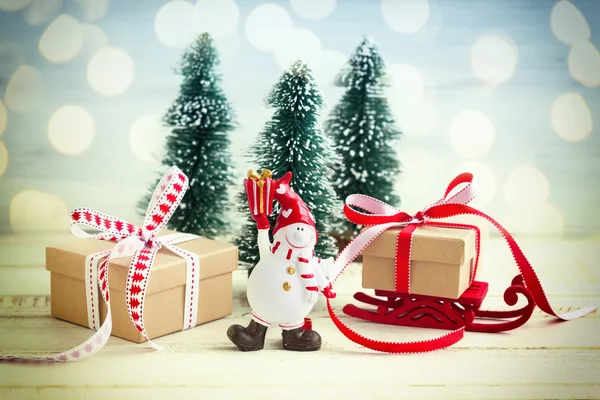 Weihnachten Schneemann und Geschenk-Boxen — Stockfoto