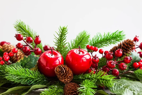 Kerstversiering met dennenboom — Stockfoto