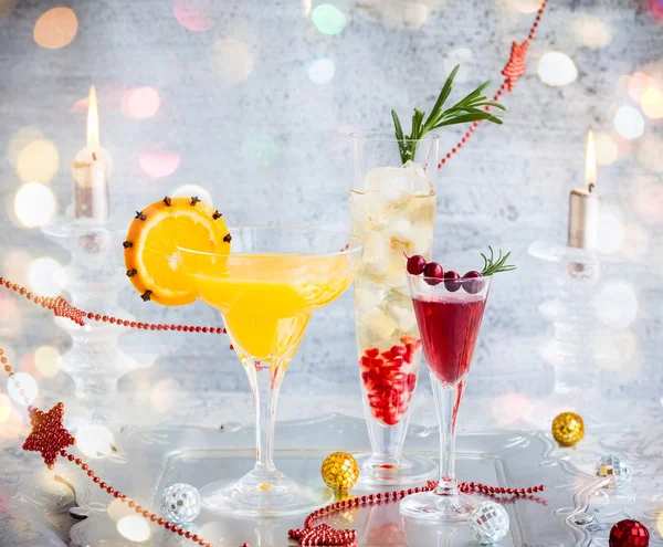 Feestelijke cocktails voor vakantie — Stockfoto