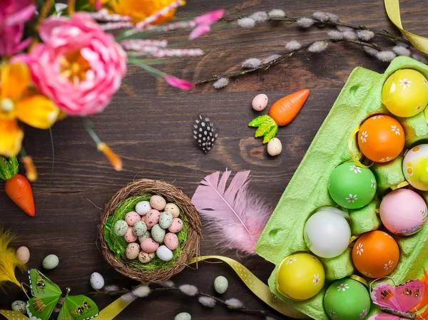 Színes tojás húsvéti dekorációk — Stock Fotó