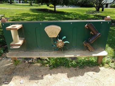 Park açıklarındaki eğlence ve oyun istasyonu.