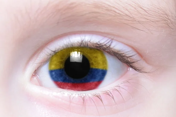 Ojo humano con bandera nacional de Colombia — Foto de Stock