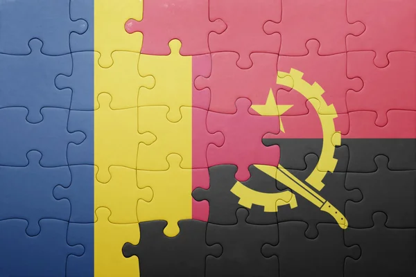 Puzzle avec le drapeau national de l'angola et du Tchad — Photo