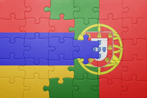 Puzzle z flagi narodowej Portugalii i Armenii — Zdjęcie stockowe