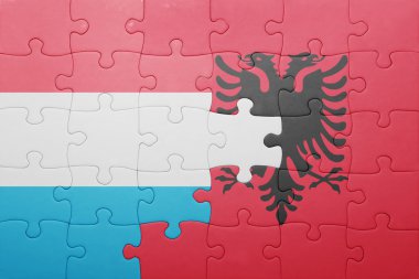 Lüksemburg ve Arnavutluk ulusal bayrak ile bulmaca 