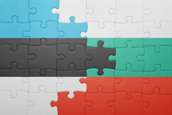 Puzzle with the national flag of estonia and bulgaria — Stock Photo, Image