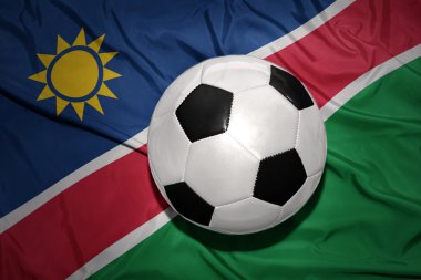 Namibya ulusal bayrak üzerinde siyah beyaz futbol topu