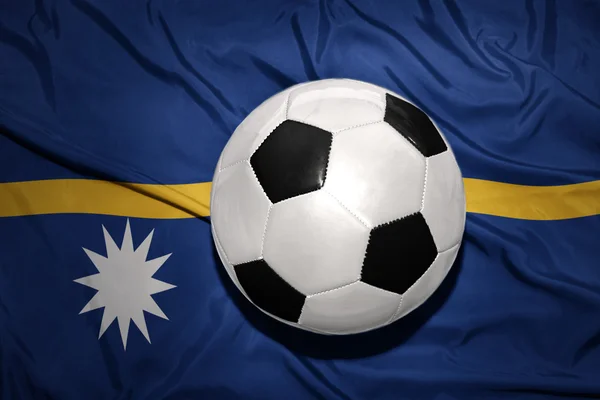 Zwartwit Voetbal bal op de nationale vlag van Nauru — Stockfoto