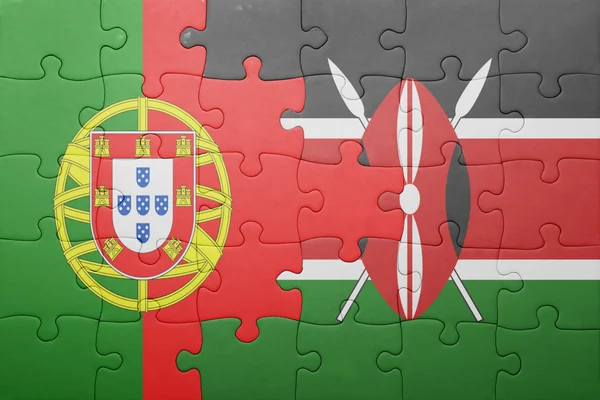 Puzzle avec le drapeau national du Kenya et du Portugal . — Photo