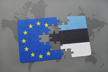 bir dünya haritası arka plan üzerinde estonya ve Avrupa Birliği ulusal bayrağı ile bulmaca.