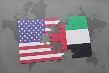 Dünya harita arka plan üzerinde Amerika Birleşik Devletleri ve Birleşik Arap Emirlikleri bayrağı ulusal ile bulmaca