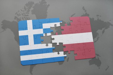 Yunanistan ve Letonya ulusal bayrak dünya harita arka plan üzerinde ile bulmaca.