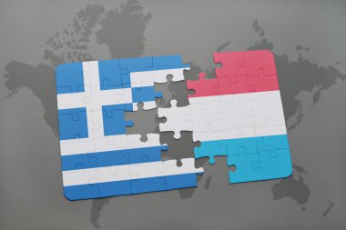 Yunanistan ve Lüksemburg ulusal bayrak dünya harita arka plan üzerinde ile bulmaca.