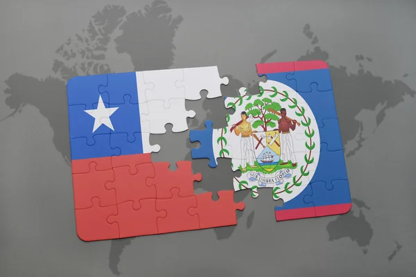 Rompecabezas con la bandera nacional de Chile y Belice en un mapa del mundo de fondo . — Foto de Stock