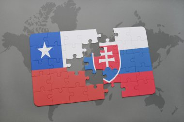 bir dünya haritası arka plan üzerinde şili ve slovakya ulusal bayrağı ile bulmaca.