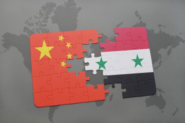 bir dünya haritası arka plan üzerinde Çin ve Suriye ulusal bayrağı ile bulmaca.