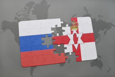 bir dünya haritası arka plan üzerinde Rusya ve Kuzey İrlanda ulusal bayrağı ile bulmaca.