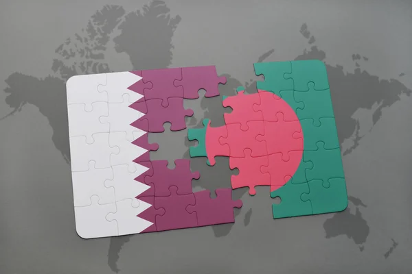 世界地图背景上卡塔尔和孟加拉国旗的拼图. — 图库照片