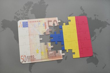 bir dünya haritası arka plan üzerinde romanya ve euro banknot ulusal bayrağı ile bulmaca.