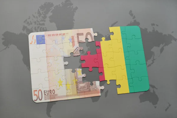 世界地图背景上几内亚国旗和欧元钞票的拼图. — 图库照片