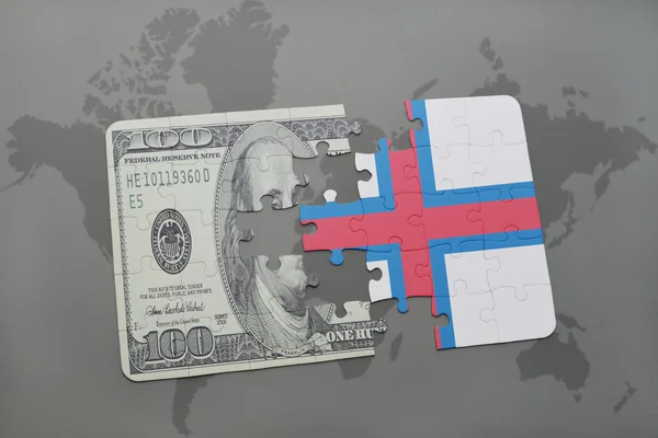 Pussel med den nationella flaggan Färöarna och dollar sedel på världen karta bakgrund. — Stockfoto