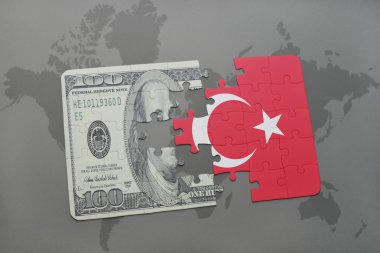 Türkiye'de ve Doları banknot dünya harita arka plan üzerinde bayrağı ile bulmaca.