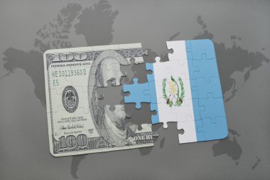 Dünya harita arka plan üzerinde guatemala ve Doları banknot ulusal bayrak ile bulmaca.