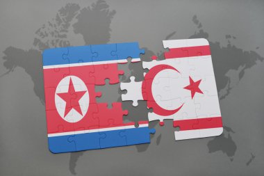 bir dünya haritası arka plan üzerinde Kuzey Kore ve Kuzey Kıbrıs ulusal bayrağı ile bulmaca.