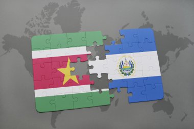 bir dünya haritası arka plan üzerinde surinam ve el salvador ulusal bayrağı ile bulmaca.