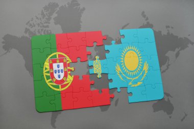 bir dünya haritası arka plan üzerinde Portekiz ve Kazakistan ulusal bayrağı ile bulmaca.