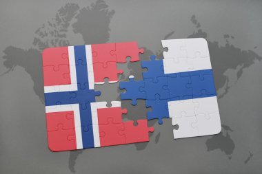 bir dünya haritası arka plan üzerinde Norveç ve Finlandiya ulusal bayrağı ile bulmaca.