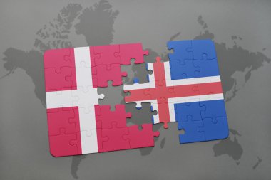 bir dünya haritası arka plan üzerinde Danimarka ve İzlanda ulusal bayrağı ile bulmaca.