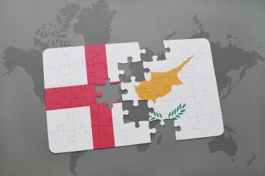 bir dünya haritası arka plan üzerinde İngiltere ve Kıbrıs ulusal bayrağı ile bulmaca.