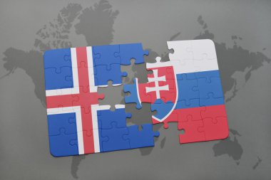 bir dünya haritası arka plan üzerinde İzlanda ve Slovakya ulusal bayrağı ile bulmaca.