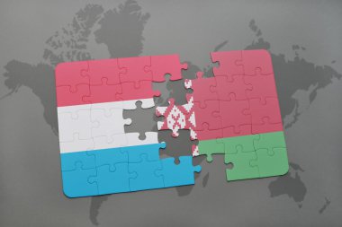 Lüksemburg ve Beyaz Rusya ulusal bayrak dünya harita arka plan üzerinde ile bulmaca.