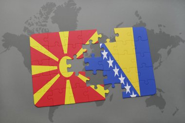 Makedonya ve Bosna-Hersek ulusal bayrak dünya harita arka plan üzerinde ile bulmaca.