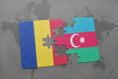Romanya ve Azerbaycan ulusal bayrak dünya harita arka plan üzerinde ile bulmaca.