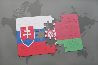 Slovakya ve Beyaz Rusya ulusal bayrak dünya harita arka plan üzerinde ile bulmaca.