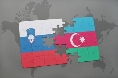 Slovenya ve Azerbaycan ulusal bayrak dünya harita arka plan üzerinde ile bulmaca.