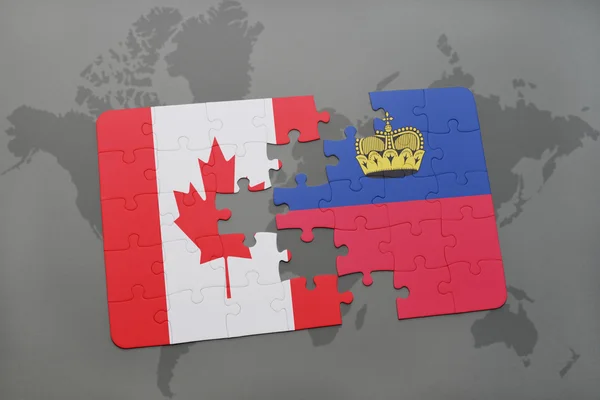 Quebra-cabeça com a bandeira nacional do Canadá e liechtenstein em um fundo de mapa do mundo . — Fotografia de Stock