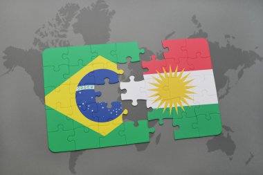 bir dünya haritası arka plan üzerinde Brezilya ve Kürdistan ulusal bayrağı ile bulmaca.