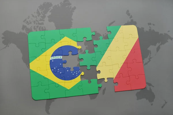 Hádanka s národní vlajkou Brazílie a republiky Kongo na pozadí světové mapy. — Stock fotografie