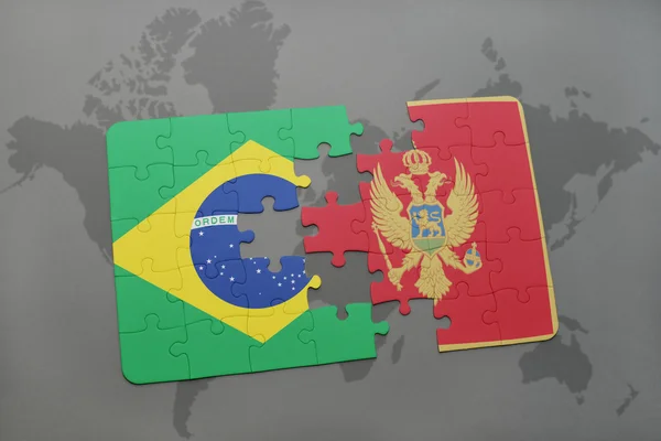 Головоломка з національним прапором Бразилії та чорногорії на фоні карти світу . — стокове фото