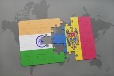 bir dünya haritası arka plan üzerinde Hindistan ve Moldova ulusal bayrağı ile bulmaca.