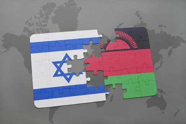 Puzzle a nemzeti zászló Izrael és Malawi a világtérképen háttér. — Stock Fotó
