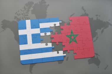bir dünya haritası arka plan üzerinde Yunanistan ve Fas ulusal bayrağı ile bulmaca.
