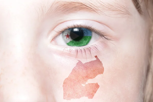 ジブチの国旗と地図を持つ人間の顔. — ストック写真
