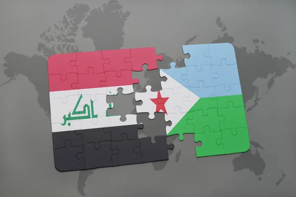 Головоломка з національним прапором Ірак і джибуті на фоні карти світу . — стокове фото