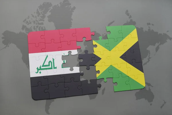 Rompecabezas con la bandera nacional de iraq y jamaica en un mapa del mundo fondo . — Foto de Stock