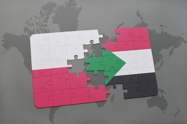 Quebra-cabeça com a bandeira nacional da Polônia e sudan em um fundo de mapa do mundo. Ilustração 3D — Fotografia de Stock